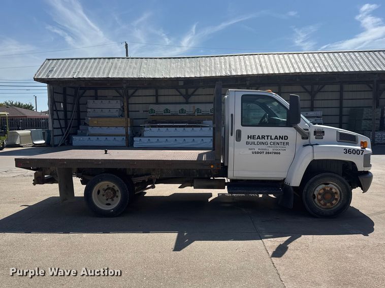 image for item DY3080 2006 GMC C5500 flatbed truck