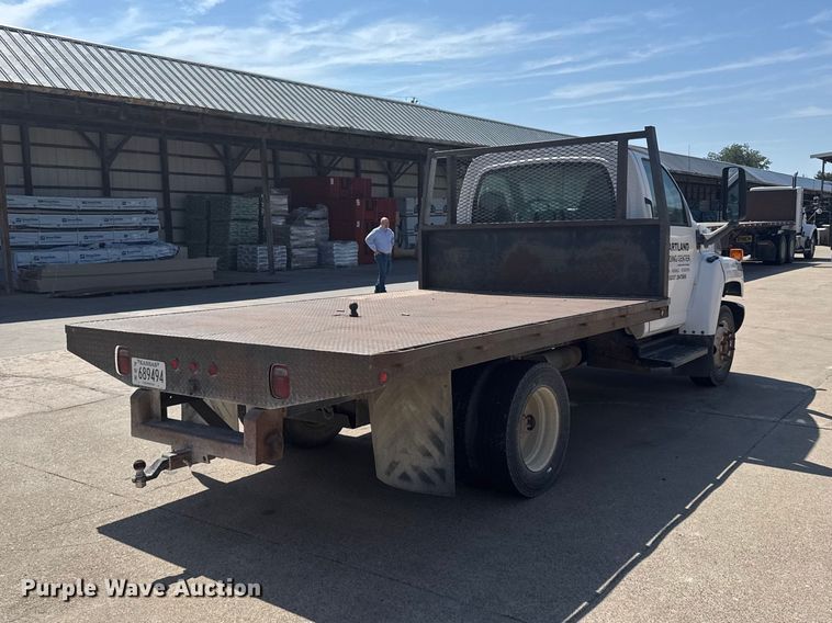 image for item DY3080 2006 GMC C5500 flatbed truck
