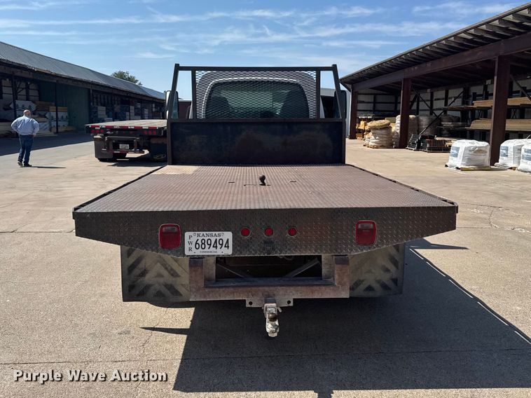 image for item DY3080 2006 GMC C5500 flatbed truck