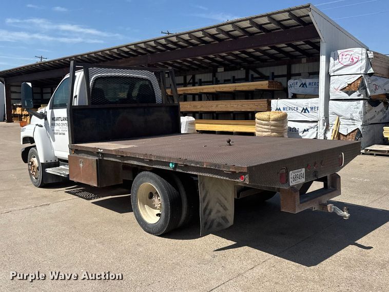 image for item DY3080 2006 GMC C5500 flatbed truck