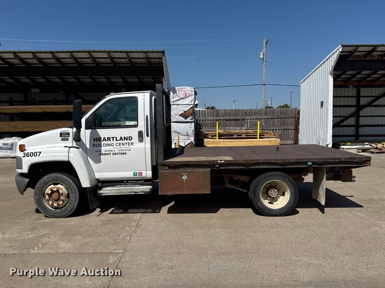 image for item DY3080 2006 GMC C5500 flatbed truck