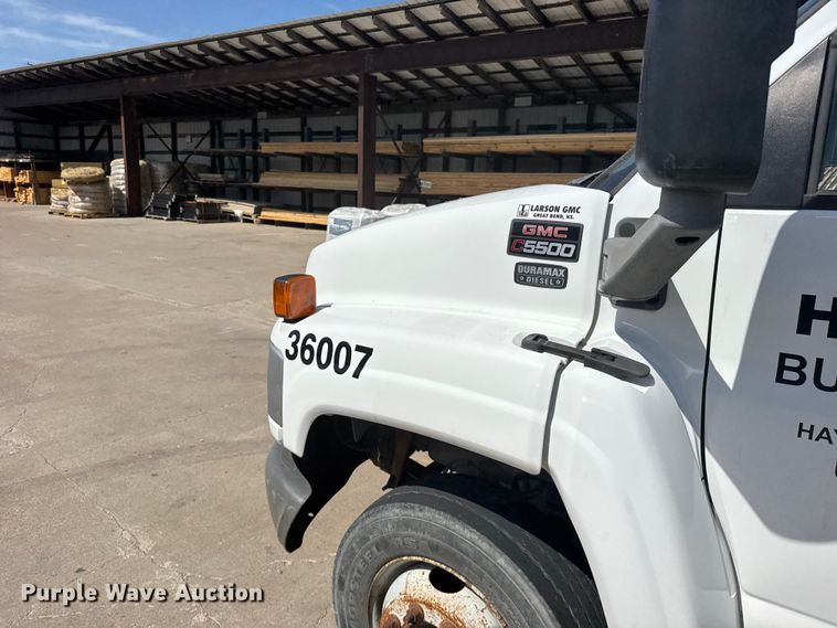 image for item DY3080 2006 GMC C5500 flatbed truck