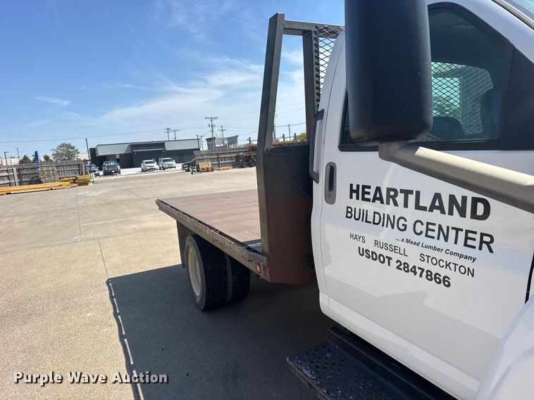 image for item DY3080 2006 GMC C5500 flatbed truck