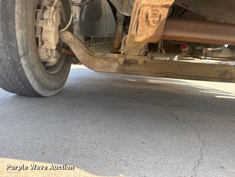 image for item DY3080 2006 GMC C5500 flatbed truck