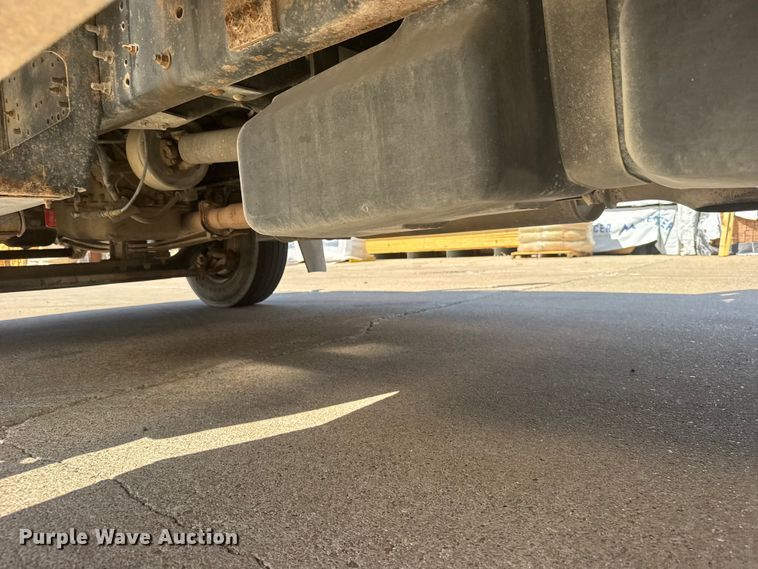 image for item DY3080 2006 GMC C5500 flatbed truck