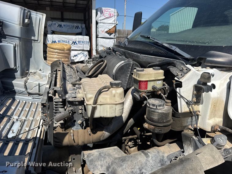 image for item DY3080 2006 GMC C5500 flatbed truck