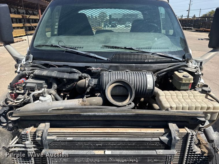image for item DY3080 2006 GMC C5500 flatbed truck