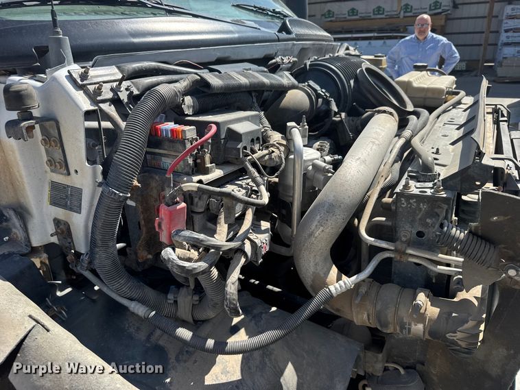 image for item DY3080 2006 GMC C5500 flatbed truck