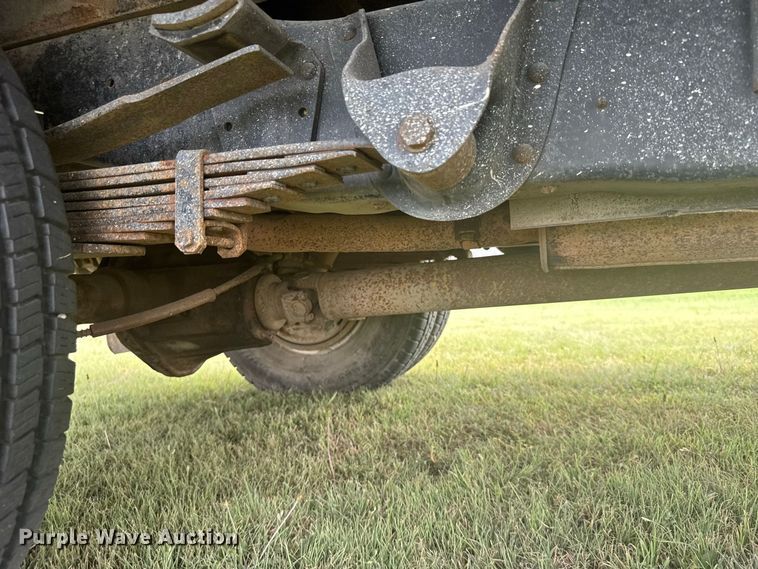image for item DY3154 1986 Chevrolet C30 flatbed pickup truck