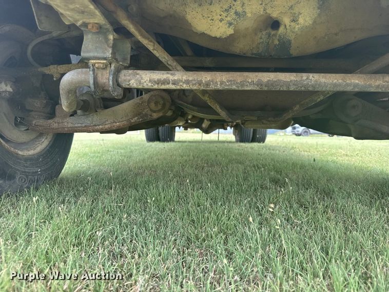 image for item DY3154 1986 Chevrolet C30 flatbed pickup truck