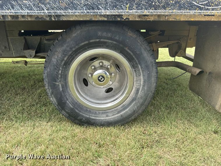 image for item DY3154 1986 Chevrolet C30 flatbed pickup truck