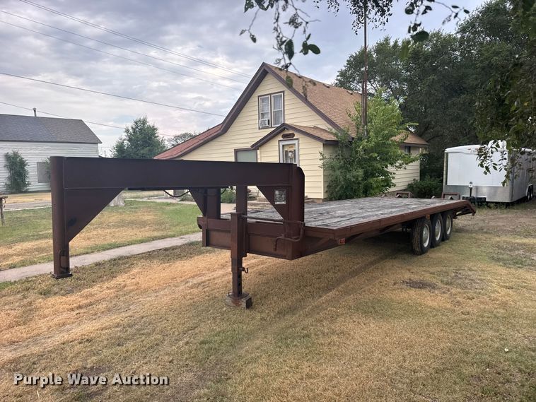 1984 WW Trailer Manufacturers equipment trailer