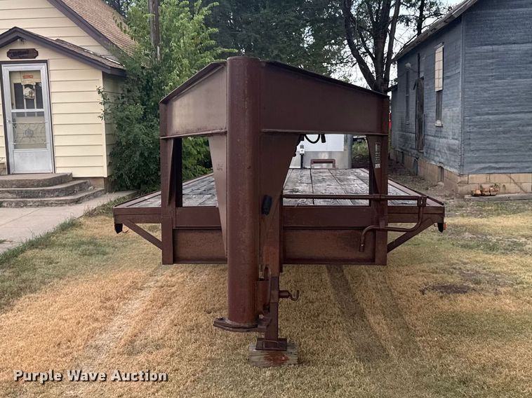 image for item DY3176 1984 WW Trailer Manufacturers equipment trailer