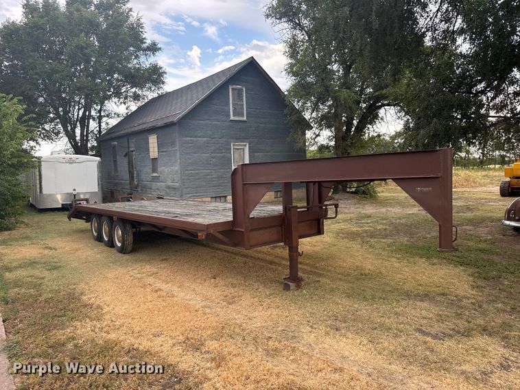 image for item DY3176 1984 WW Trailer Manufacturers equipment trailer