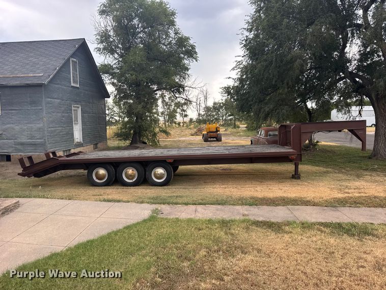 image for item DY3176 1984 WW Trailer Manufacturers equipment trailer
