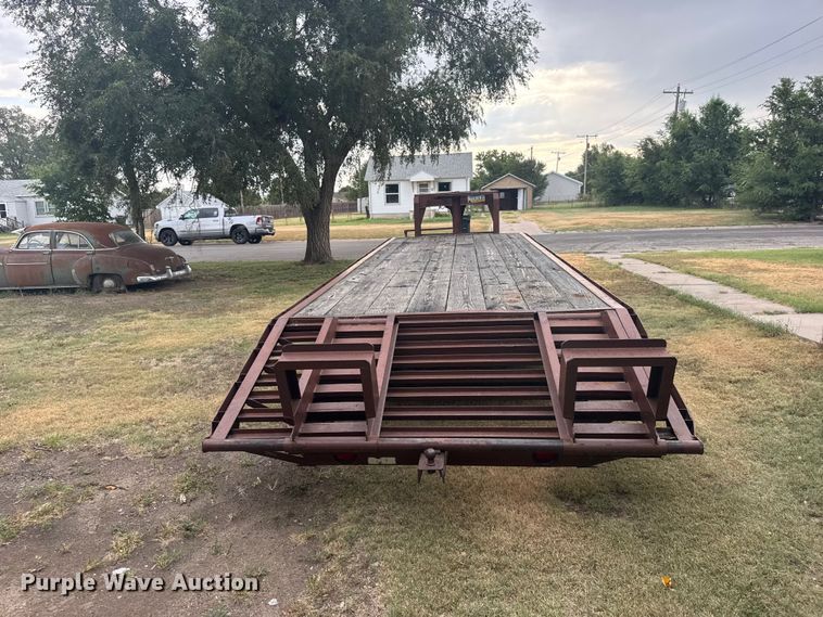 image for item DY3176 1984 WW Trailer Manufacturers equipment trailer