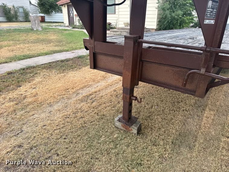 image for item DY3176 1984 WW Trailer Manufacturers equipment trailer