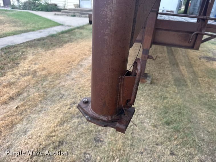 image for item DY3176 1984 WW Trailer Manufacturers equipment trailer