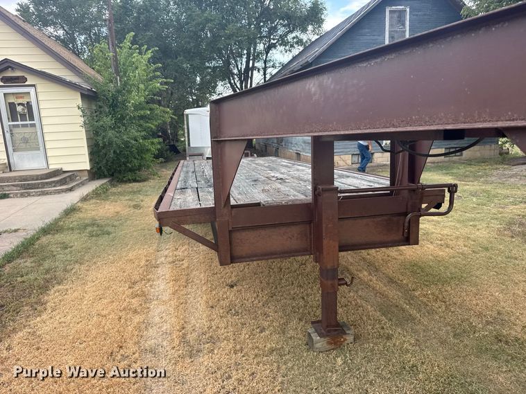 image for item DY3176 1984 WW Trailer Manufacturers equipment trailer