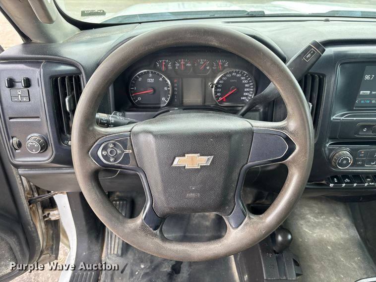 image for item DZ4546 2017 Chevrolet Silverado 3500HD Flatbed pickup truck
