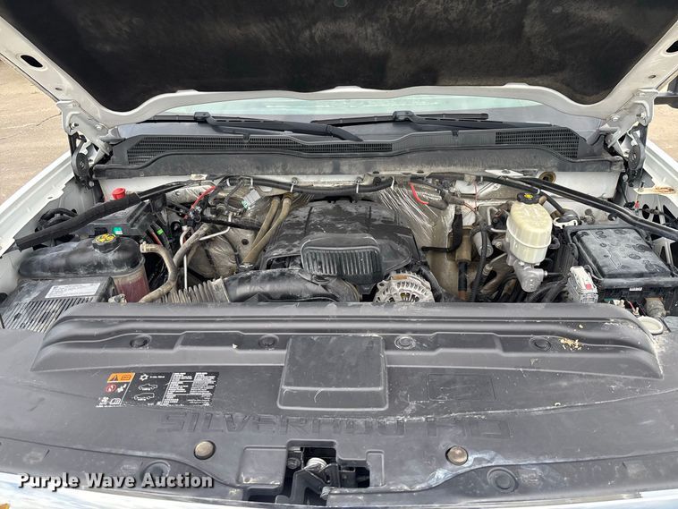 image for item DZ4546 2017 Chevrolet Silverado 3500HD Flatbed pickup truck