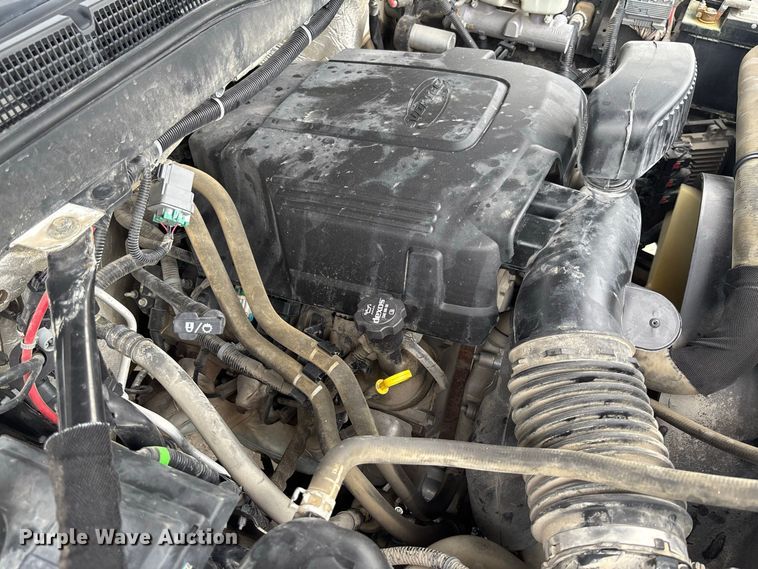 image for item DZ4546 2017 Chevrolet Silverado 3500HD Flatbed pickup truck