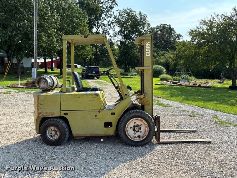 image for item DZ4570 Clark C500Y S60 forklift
