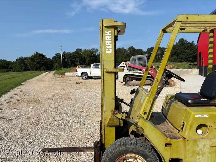 image for item DZ4570 Clark C500Y S60 forklift