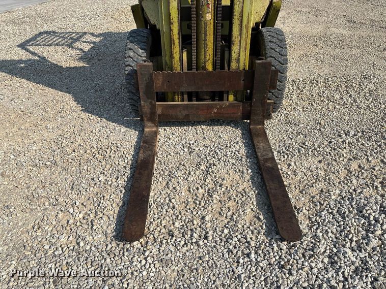 image for item DZ4570 Clark C500Y S60 forklift