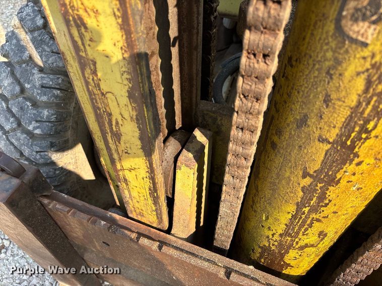 image for item DZ4570 Clark C500Y S60 forklift