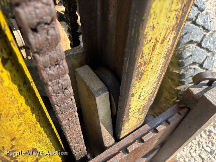 image for item DZ4570 Clark C500Y S60 forklift