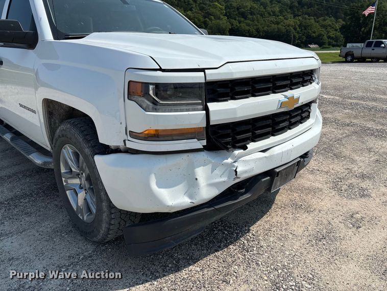 image for item DZ4571 2018 Chevrolet Silverado 1500 Crew Cab pickup truck