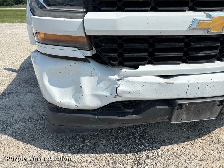 image for item DZ4571 2018 Chevrolet Silverado 1500 Crew Cab pickup truck