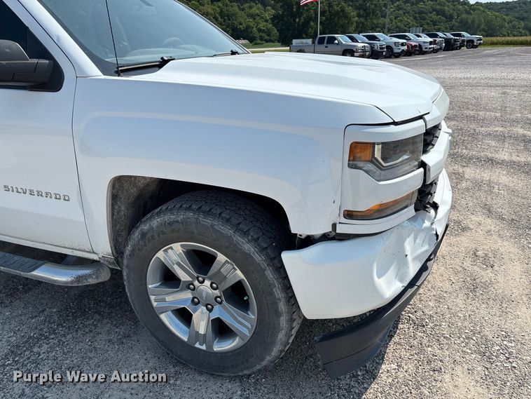 image for item DZ4571 2018 Chevrolet Silverado 1500 Crew Cab pickup truck