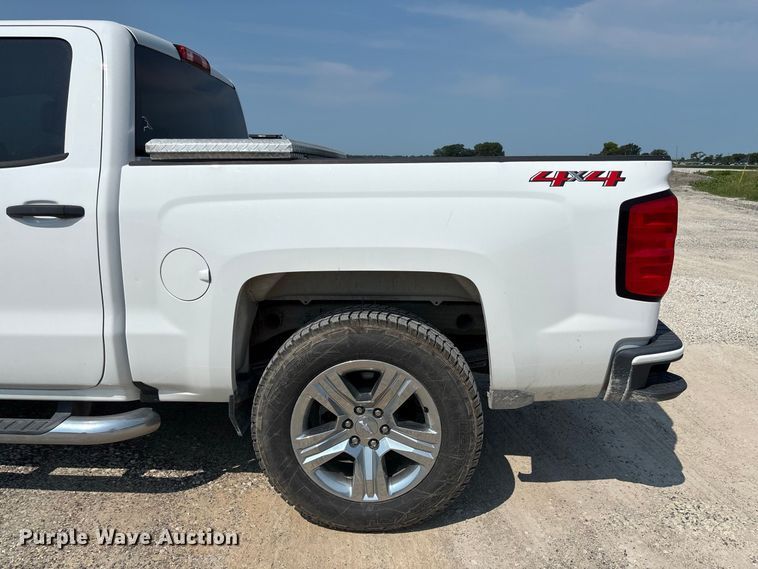 image for item DZ4571 2018 Chevrolet Silverado 1500 Crew Cab pickup truck