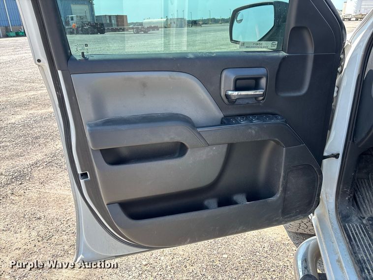 image for item DZ4571 2018 Chevrolet Silverado 1500 Crew Cab pickup truck