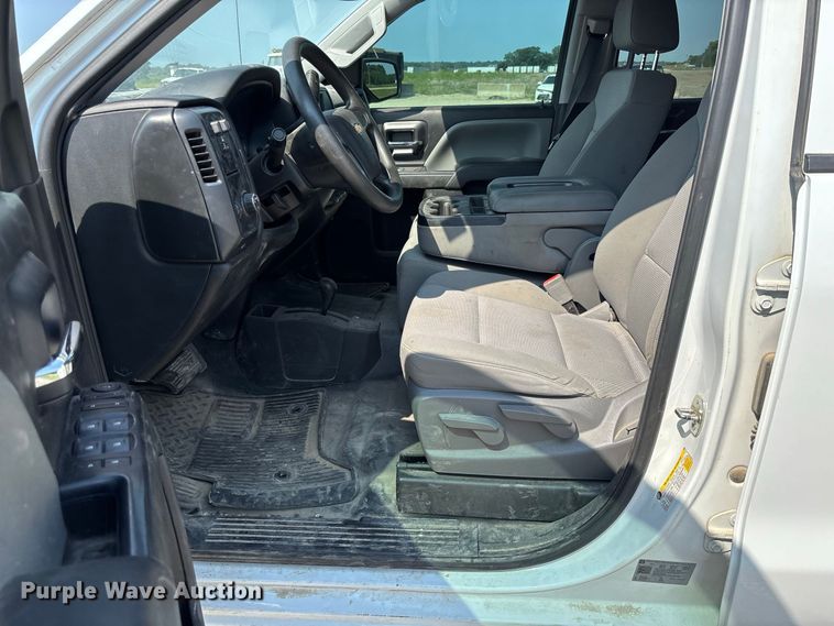 image for item DZ4571 2018 Chevrolet Silverado 1500 Crew Cab pickup truck