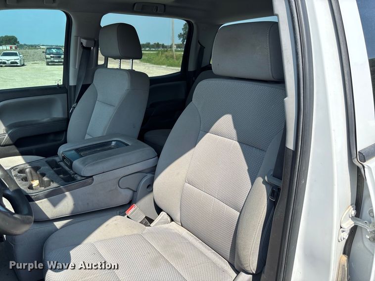 image for item DZ4571 2018 Chevrolet Silverado 1500 Crew Cab pickup truck