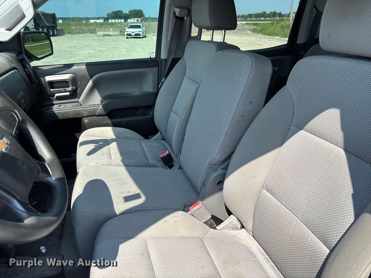 image for item DZ4571 2018 Chevrolet Silverado 1500 Crew Cab pickup truck