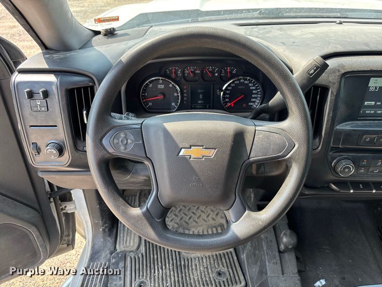 image for item DZ4571 2018 Chevrolet Silverado 1500 Crew Cab pickup truck