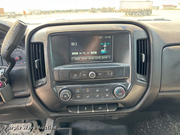 image for item DZ4571 2018 Chevrolet Silverado 1500 Crew Cab pickup truck