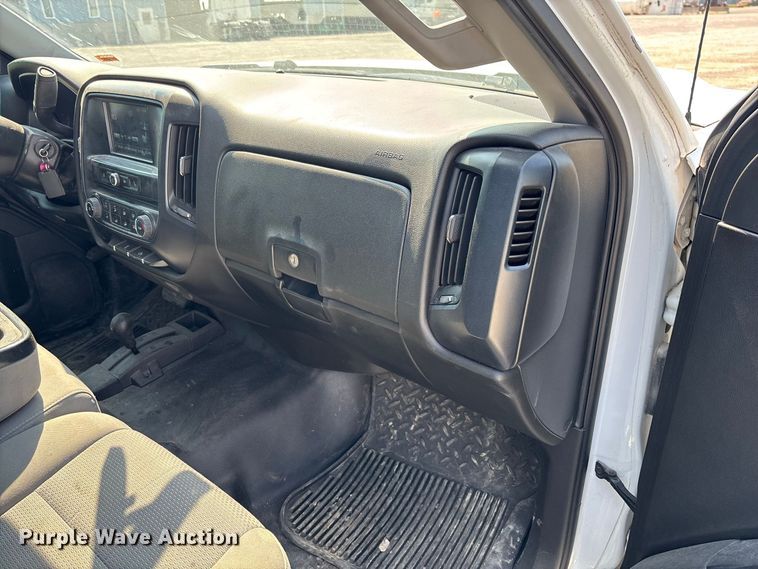 image for item DZ4571 2018 Chevrolet Silverado 1500 Crew Cab pickup truck