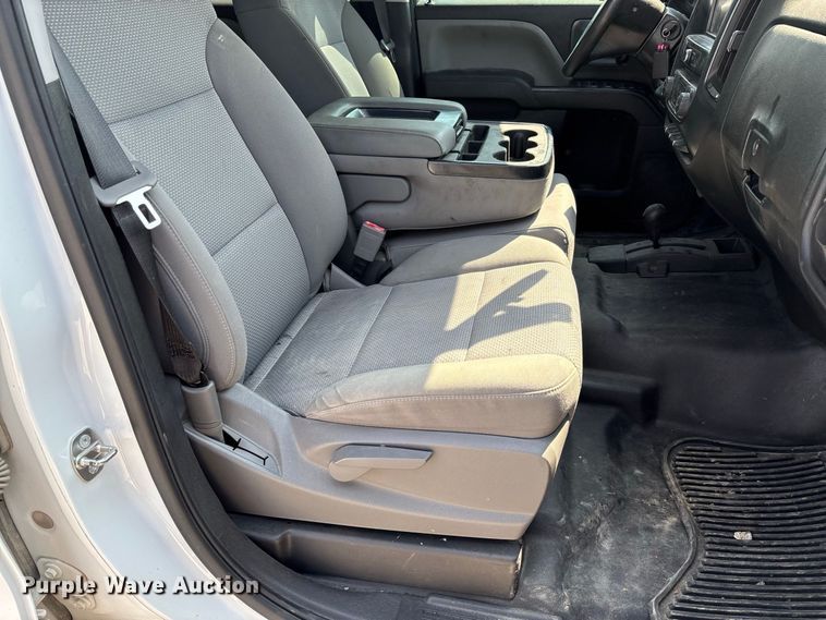 image for item DZ4571 2018 Chevrolet Silverado 1500 Crew Cab pickup truck