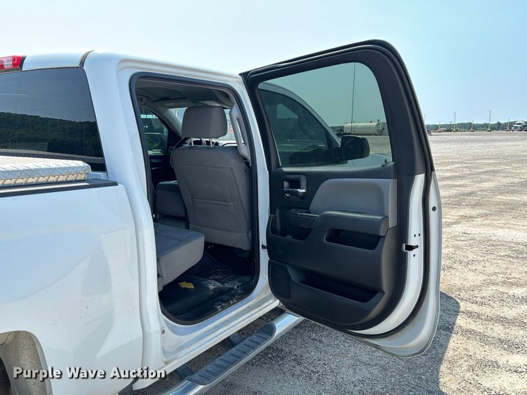 image for item DZ4571 2018 Chevrolet Silverado 1500 Crew Cab pickup truck