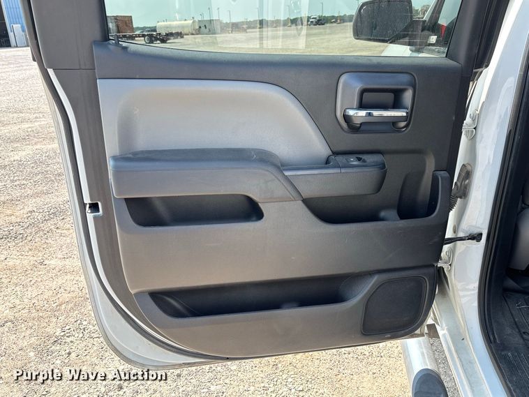 image for item DZ4571 2018 Chevrolet Silverado 1500 Crew Cab pickup truck