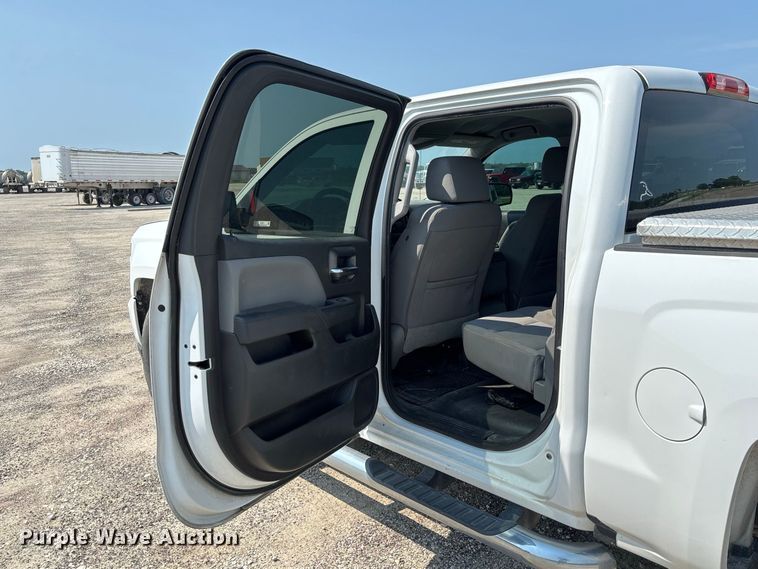 image for item DZ4571 2018 Chevrolet Silverado 1500 Crew Cab pickup truck