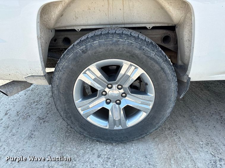 image for item DZ4571 2018 Chevrolet Silverado 1500 Crew Cab pickup truck