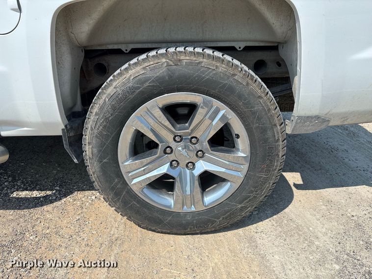 image for item DZ4571 2018 Chevrolet Silverado 1500 Crew Cab pickup truck