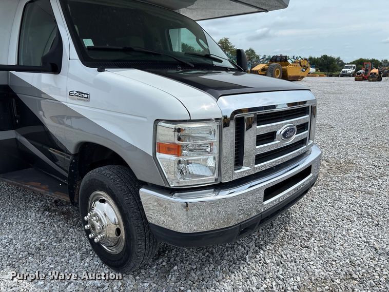 image for item DZ4580 2012 Ford E450 Super Duty Fleetwood Jamboree RV