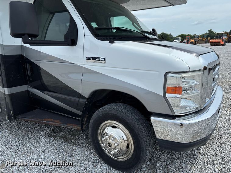 image for item DZ4580 2012 Ford E450 Super Duty Fleetwood Jamboree RV